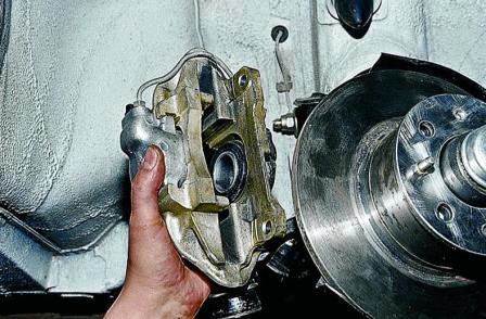 Снимаем суппорт