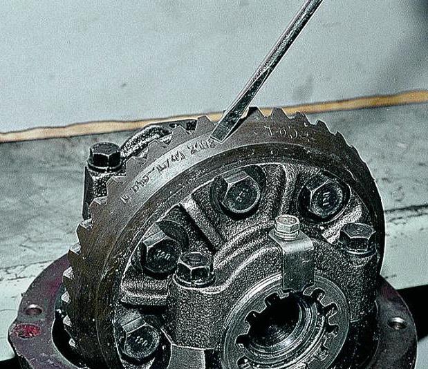 Место маркировки передаточного числа на ведомой шестерне