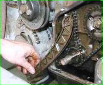 Тізбектің керілген аяқ киімін ауыстыру