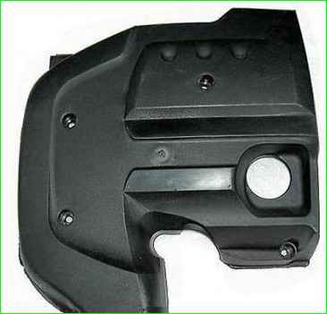 How to remove the decorative engine cover Niva Chevrolet