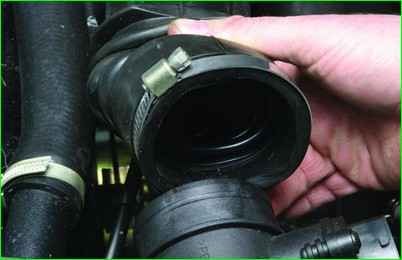 Снятие и установка воздушного фильтра