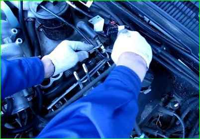 Промывка рампы и форсунок двигателя автомобиля Нива Шевроле