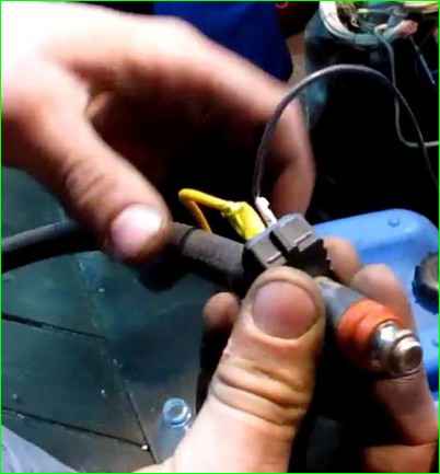 Промывка рампы и форсунок двигателя автомобиля Нива Шевроле