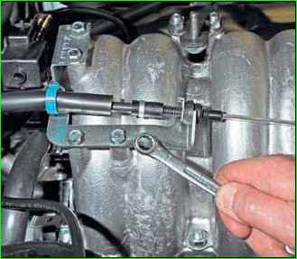 Промывка рампы и форсунок двигателя автомобиля Нива Шевроле