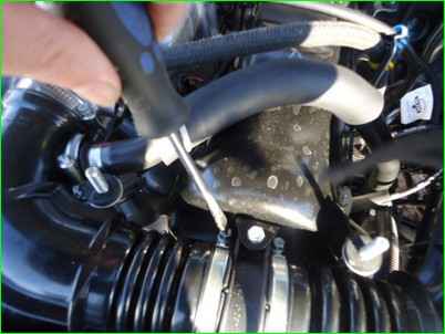 Промывка рампы и форсунок двигателя автомобиля Нива Шевроле