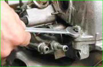 Cómo desmontar y montar la culata del Chevrolet Niva