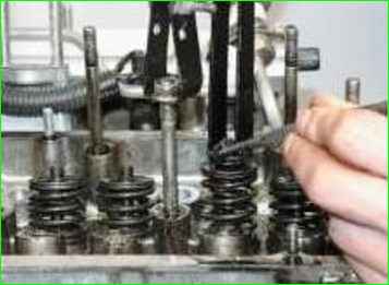 Cómo desmontar y montar la culata del Chevrolet Niva 