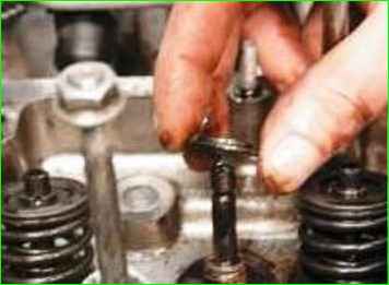 Cómo desmontar y montar la culata del Chevrolet Niva