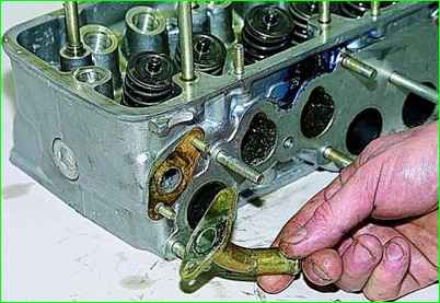 Cómo desmontar y montar la culata del Chevrolet Niva