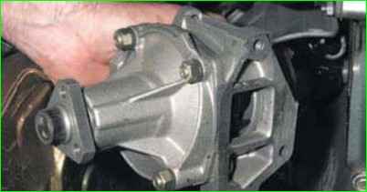 Как заменить водяной насос Нива Шевролет