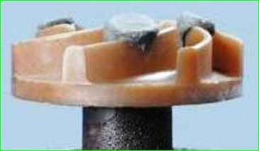 Подгонка крышки насоса к корпусу