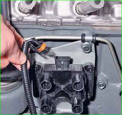 Как проверить компрессию в цилиндрах двигателя