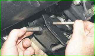 Замена опор двигателя ВАЗ-2123