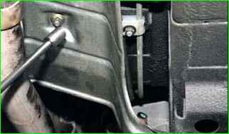 Замена опор двигателя ВАЗ-2123