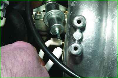 Niva Chevrolet қысым реттегішін тексеру және ауыстыру