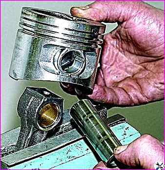 Demontage des VAZ-2123-Motors