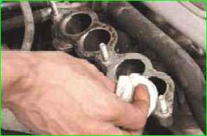 Niva Chevrolet қабылдағыш тығыздағышын қалай ауыстыруға болады