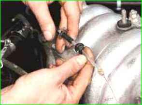 Замена троса дросселя Нива Шевролет