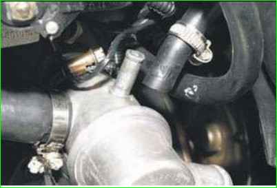 How to replace the thermostat Niva Chevrolet