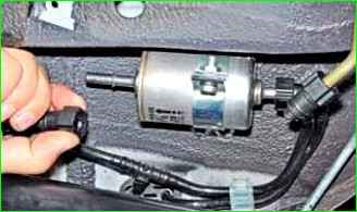 ВАЗ-2123 отын сүзгісін қалай ауыстыруға болады