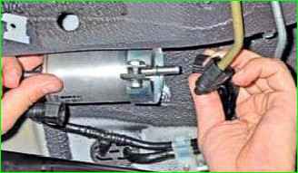 ВАЗ-2123 отын сүзгісін қалай ауыстыруға болады