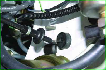 Замена троса дросселя Нива Шевролет