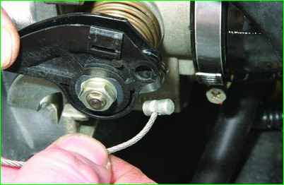 Niva Chevrolet қабылдағыш тығыздағышын қалай ауыстыруға болады