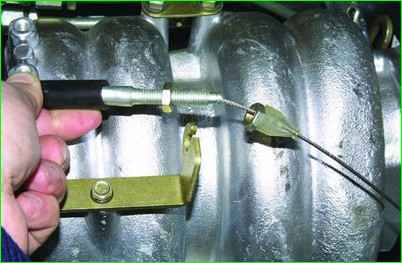 Niva Chevrolet қабылдағыш тығыздағышын қалай ауыстыруға болады