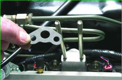 Niva Chevrolet қабылдағыш тығыздағышын қалай ауыстыруға болады