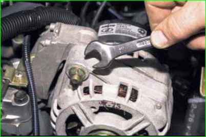 Замена генератора Нива Шевролет