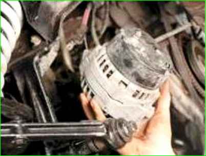 Замена генератора Нива Шевролет