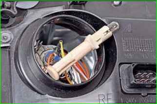 Ашық және бүйірлік сәуленің шамын ауыстыру