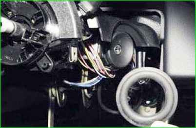 Снятие и установка подрулевого переключателя