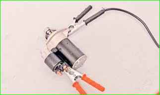 Removing and checking the starter