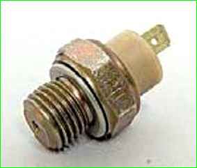 Reemplazo del sensor de luz de advertencia de caída de presión de aceite de emergencia