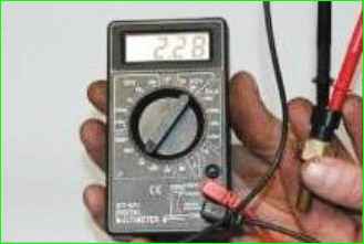 Салқындату сұйықтығының температура сенсорын алу және орнату