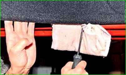 Снятие обивки двери багажного отделения