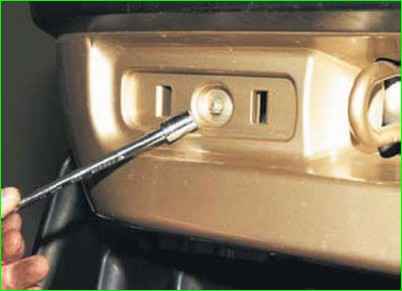 Replacing the rear bumper