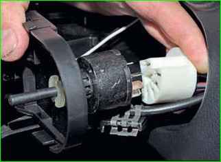 Снятие блока управления кондиционера