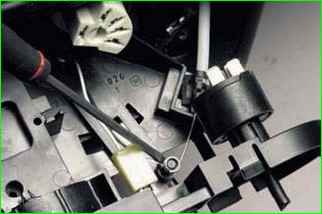 Снятие блока управления кондиционера