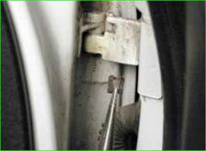 Снятие передней двери