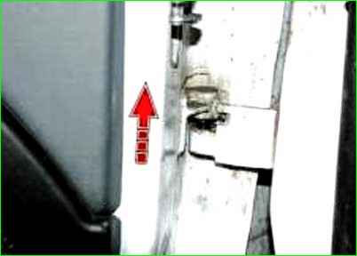 Снятие передней двери