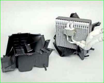 Снятие и установка испарителя кондиционера автомобиля ВАЗ-2123