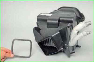 Снятие и установка испарителя кондиционера автомобиля ВАЗ-2123