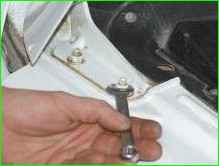 Extracción del capó y cerradura del capó del automóvil Niva Chevrolet