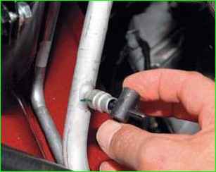 Кондиционер жүйесін разрядтау және ВАЗ-2123 компрессорын шығару