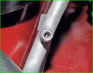 Кондиционер жүйесін разрядтау және ВАЗ-2123 компрессорын шығару