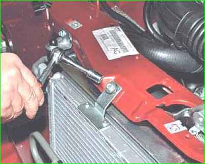 Кондиционер конденсаторын алу және орнату