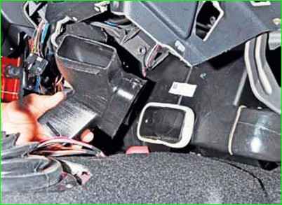 Как заменить отопитель Нива Шевролет