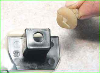 Снятие обивки передней двери